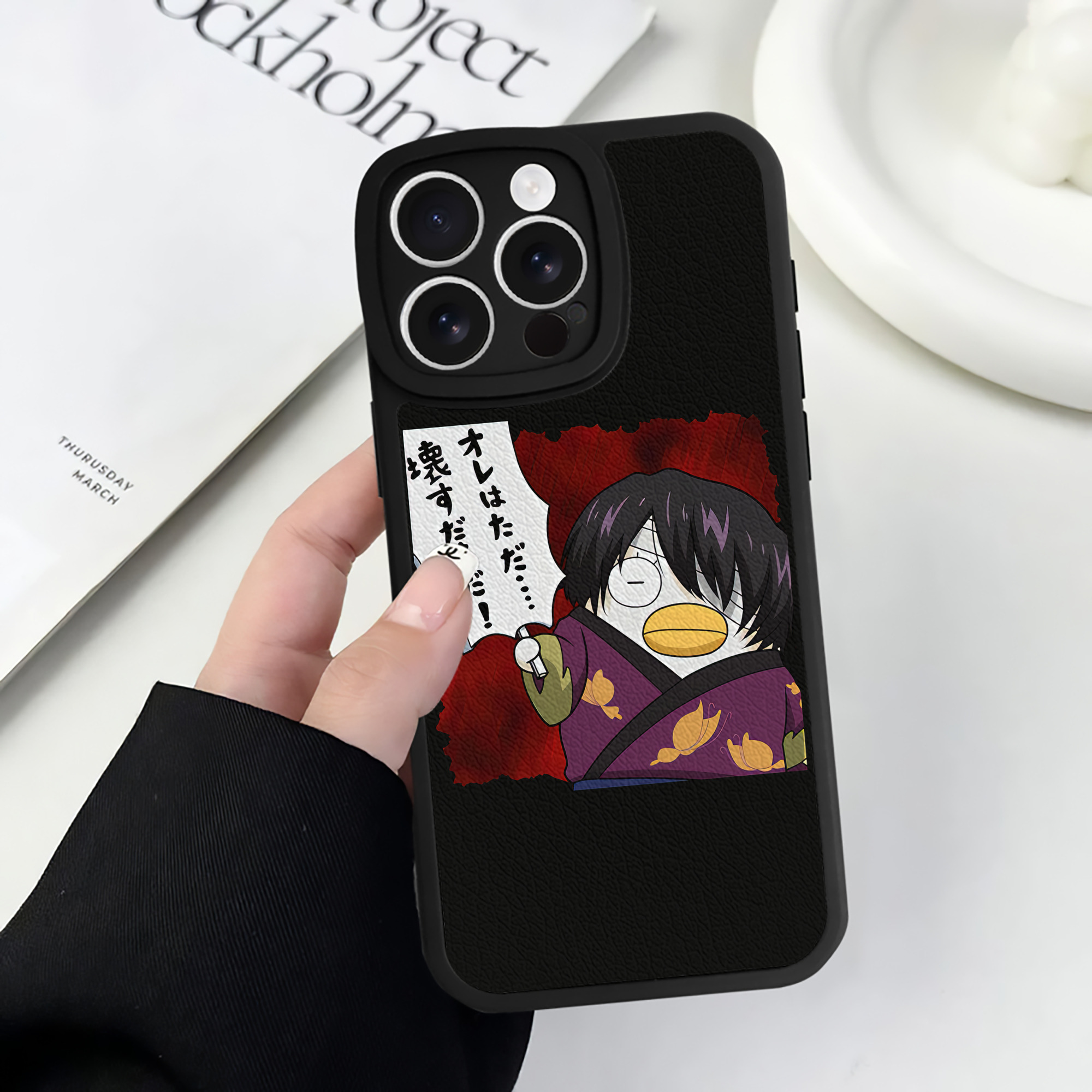 （画像用） ぎんたま 坂田銀時（さかたぎんとき） 神楽 志村新八（しむら しんぱち） GINTAMA Sakata Gintoki Kagura Shimura Shinpachi 【iPhone 16シリーズ対応】シリコンスマホケース（レザー調） 材質：シリコン